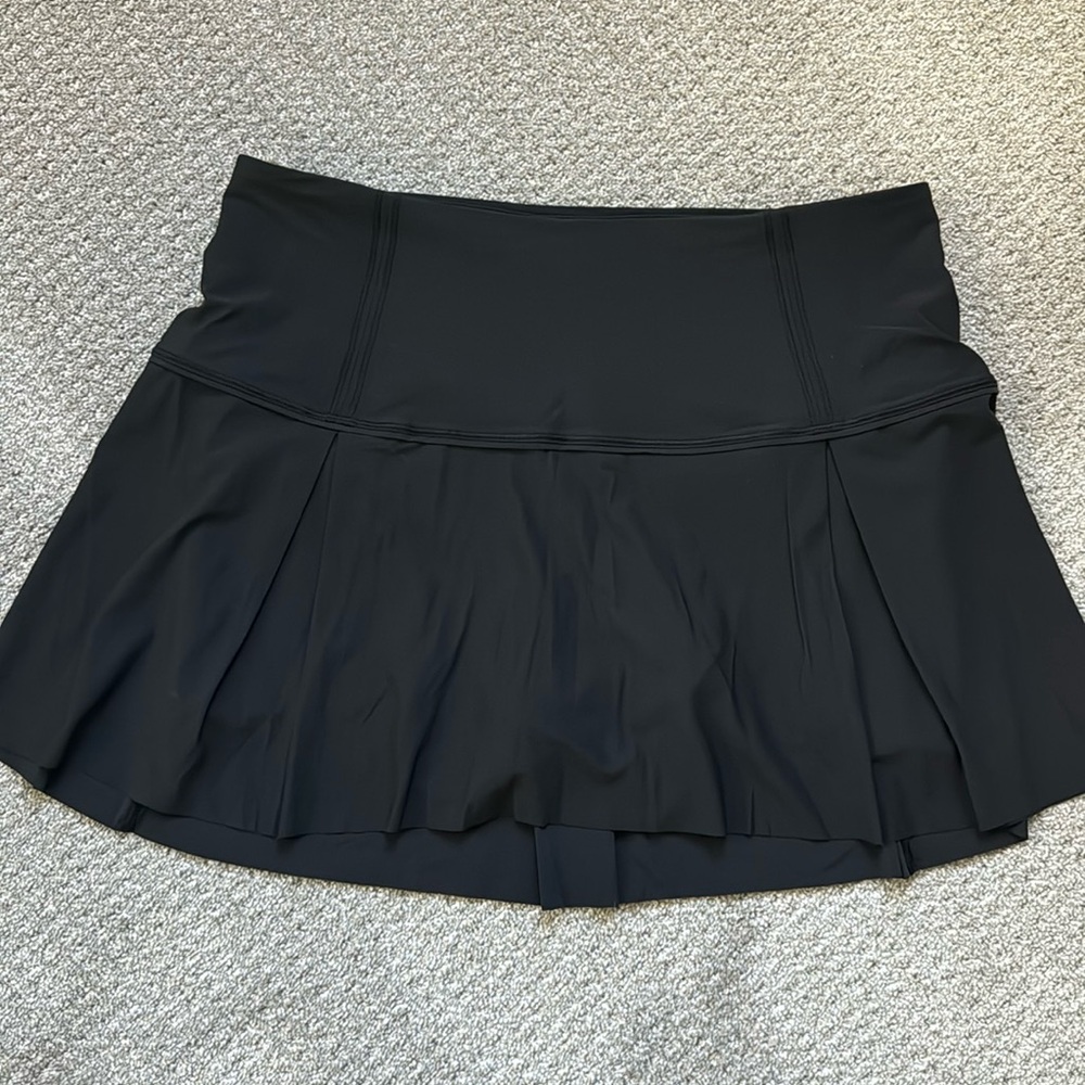 Lululemon Lost in space skort. Excellent condition, like new.